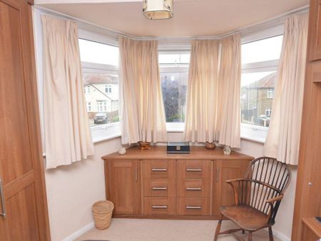 3 bedroom semi-detached house to rent - Photo 2