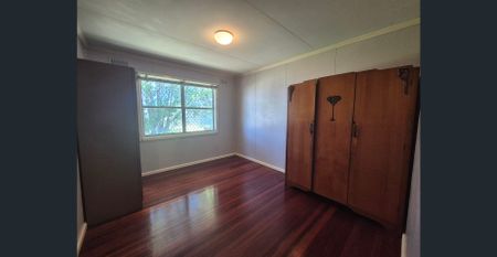 Lovely 2 Bedroom Unit In Chatham - Water & Lawns Included! - Photo 4