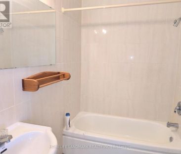 289 THE QUEENSWAY AVENUE S - Photo 3