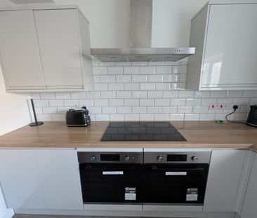 1 bedroom house of multiple occupation to rent - Photo 6