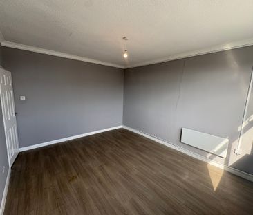 The Flat, Parc Mawr, Bonymaen Rugby Club, Cefn Hengoed Road, Swanse... - Photo 6