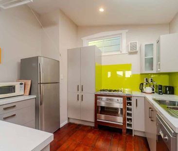 Cute and Fully Furnished in Newtown - Photo 4