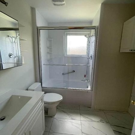 Grand 5 1/2 à Anjou (Haut d’un duplex détaché, secteur de choix) - Photo 3