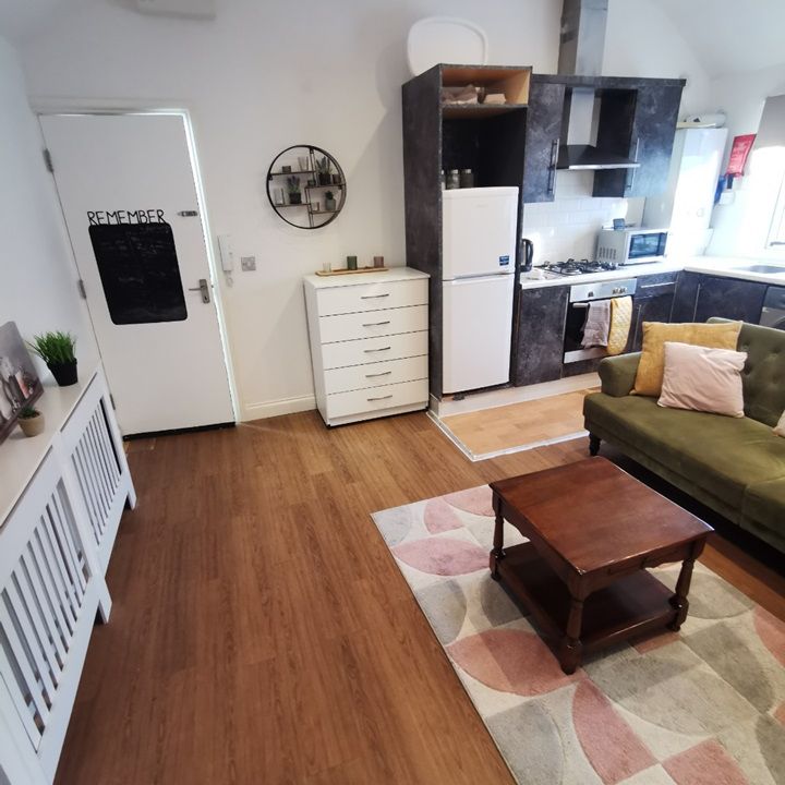 1 Bed Flat, Ashton Road, LU1 - Photo 1