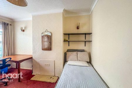 5 bedroom terraced house to rent - Photo 3