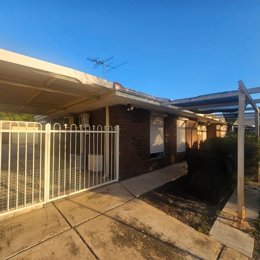 Quality Family Home + Workshop - Photo 1