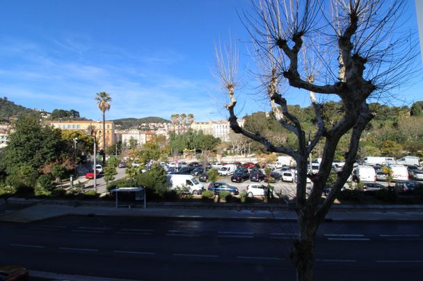 HYERES CENTRE - T3 de 81.83 m² - Photo 1