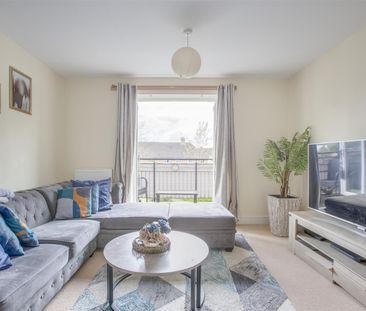 Coxhill Way, Aylesbury - Photo 1