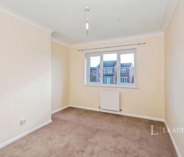 3 bedroom semi-detached house to rent - Photo 2