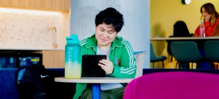 Signature Studio Suite-Double Bed with Balcony - Photo 5