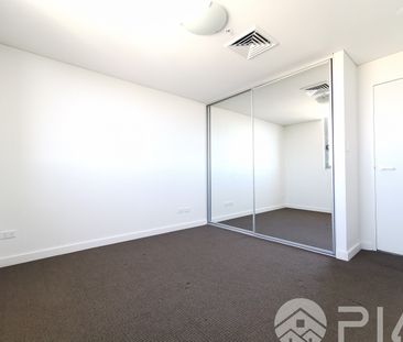 TWO BED ROOM APARTMENT. GREAT LOCATION - Photo 2