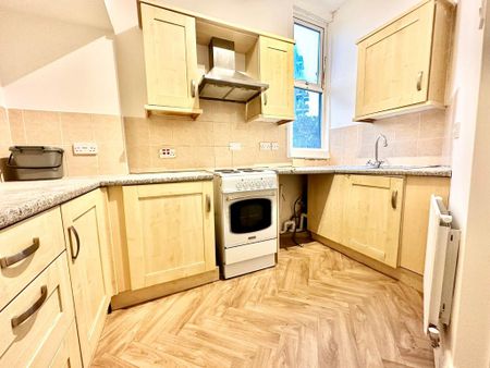 2 bedroom terraced house to rent - Photo 4