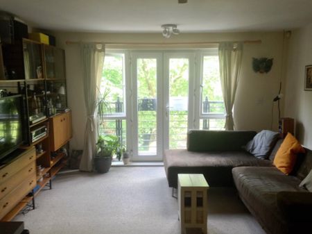 2 Bed Flat, St Georges Way, SE15 - Photo 3