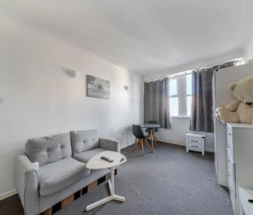 Station Road, London, SE25 5AJ - Photo 2