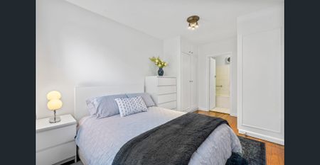 Perfectly Positioned Fully Furnished Apartment - Photo 2