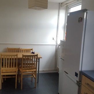 LARGE 4 BED CLOSE TO ARCHWAY - Photo 1