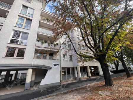Kiadó átlagos állapotú lakás - Sopron - Fotó 4