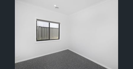 Modern Family Living in the Heart of Cobblebank - Photo 5