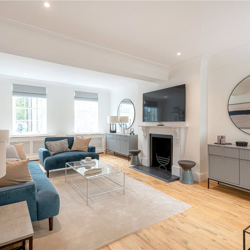 A five bedroom townhouse of approximately 3,170 square feet. - Photo 1