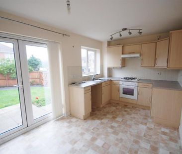 3 bedroom semi-detached house to rent - Photo 6