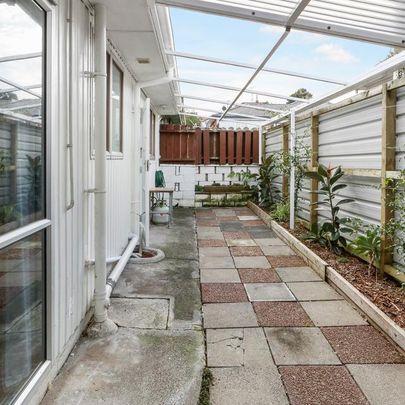 2 bedroom brick home! - Photo 1