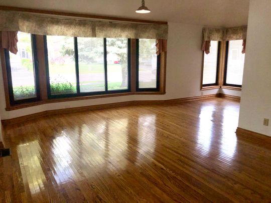 For Lease - 39 Spruce Avenue, Richmond Hill, Ontario - Photo 1