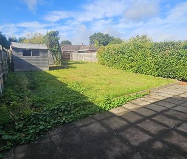 4 bedroom semi-detached house to rent - Photo 2
