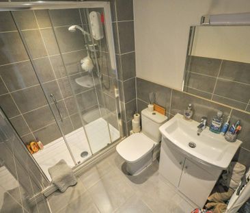2 bedroom flat to rent - Photo 3
