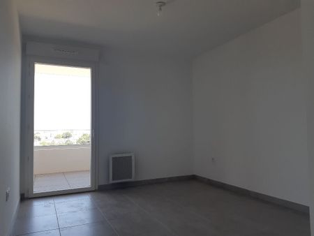 Appartement 2 pièces 43m2 MARSEILLE 9EME 850 euros - Photo 3