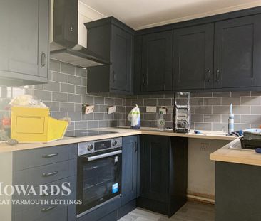 2 bedroom terraced house to rent - Photo 2