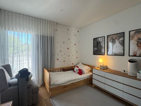 Stylish Two Bedroom Apartment With Study In Prime Kogarah Location! - Photo 3