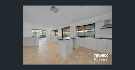 Spacious 4x2, Study and Below Ground Pool BE QUICK! - Photo 2