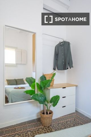 barcelona, Catalonia 08003 - Photo 4