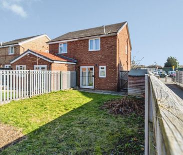 2 bedroom semi-detached house to rent - Photo 4