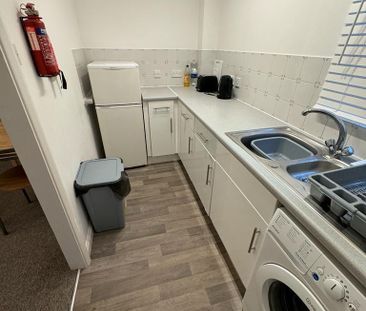 1 bedroom flat to rent - Photo 5