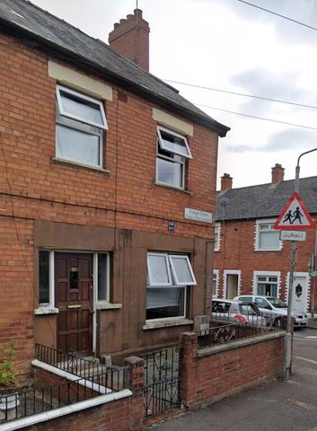 40 Iveagh Drive, Belfast, BT12 6AY - Photo 2