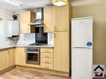 3 bedroom semi-detached house to rent - Photo 3