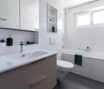 Living with a fantastic view! - Photo 2