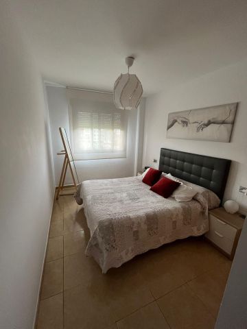 Piso de alquiler en Calle Santa Angela, Juan de Borbón - Photo 3