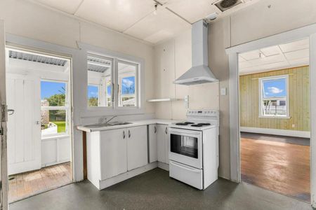 Family friendly and central - Photo 5