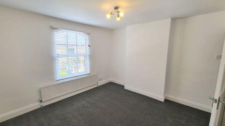 2 bedroom detached house to rent - Photo 3