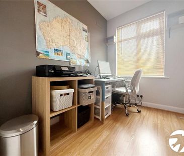 3 bedroom end of terrace house to rent - Photo 3