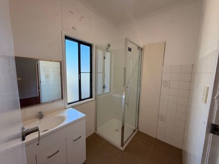 4 Bedroom House East Toowoomba Ready to Be Your Home! - Photo 4