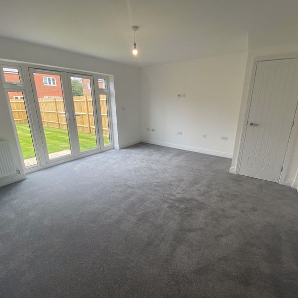 Sandpiper Road, Chichester - Photo 1