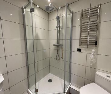 1 bedroom in a flat share to rent - Photo 5
