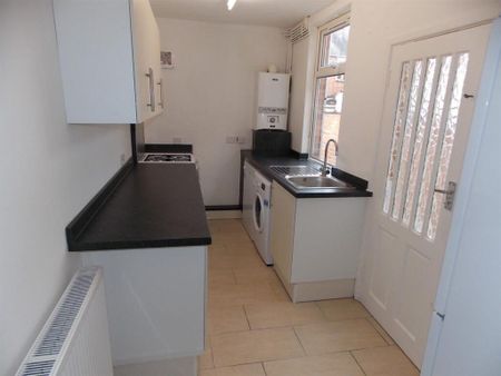 2 bedroom terraced house to rent - Photo 5