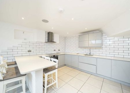 Garratt Lane, SW18 4DX, London - Photo 4