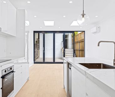 Architect-reinvented terrace with a studio retreat - Photo 1