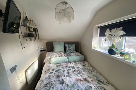 The Village, Chaddesley Corbett, KIDDERMINSTER - Photo 2