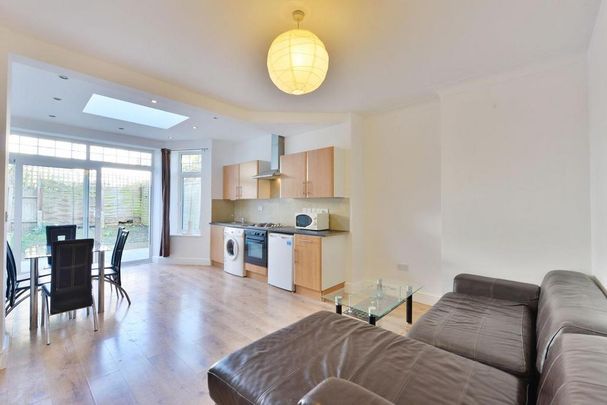 4 bedroom house to rent - Photo 1